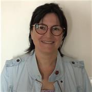 Profesora de francés imparte clases de conversación para todos los niveles